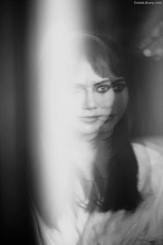 Emilia Jones photo 13 of 405