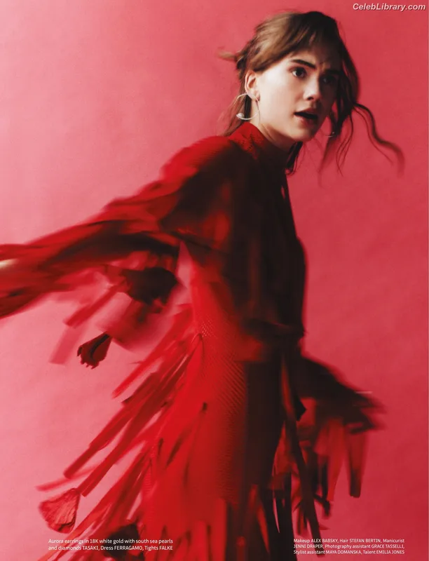 Emilia Jones photo 16 of 405