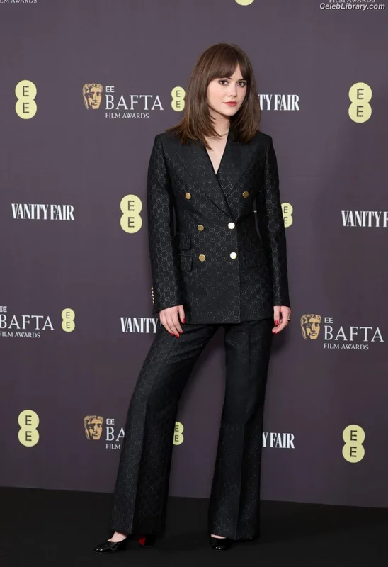 Emilia Jones photo 9 of 405