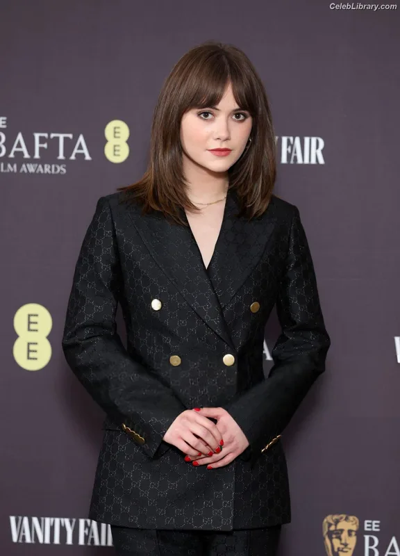 Emilia Jones photo 23 of 405
