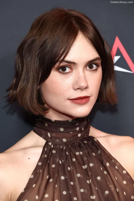 Emilia Jones photo 12 of 405
