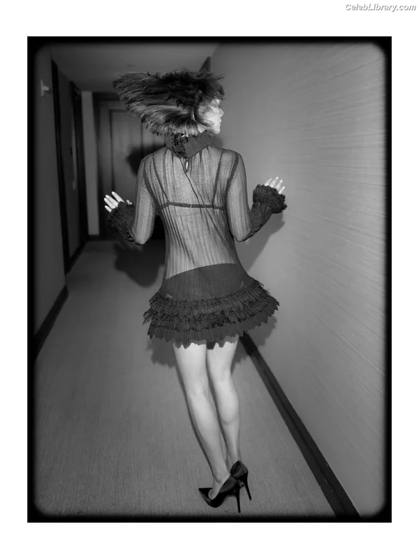Emilia Jones photo 6 of 405