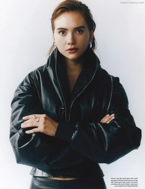 Emilia Jones photo 20 of 405