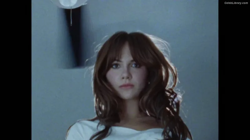 Emilia Jones photo 8 of 405