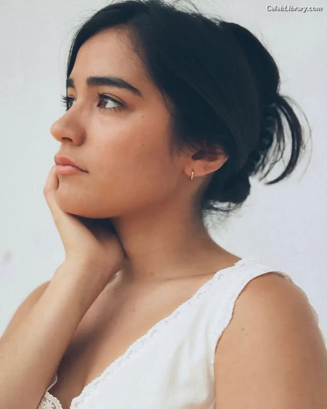 Emilia Suárez photo 3 of 149