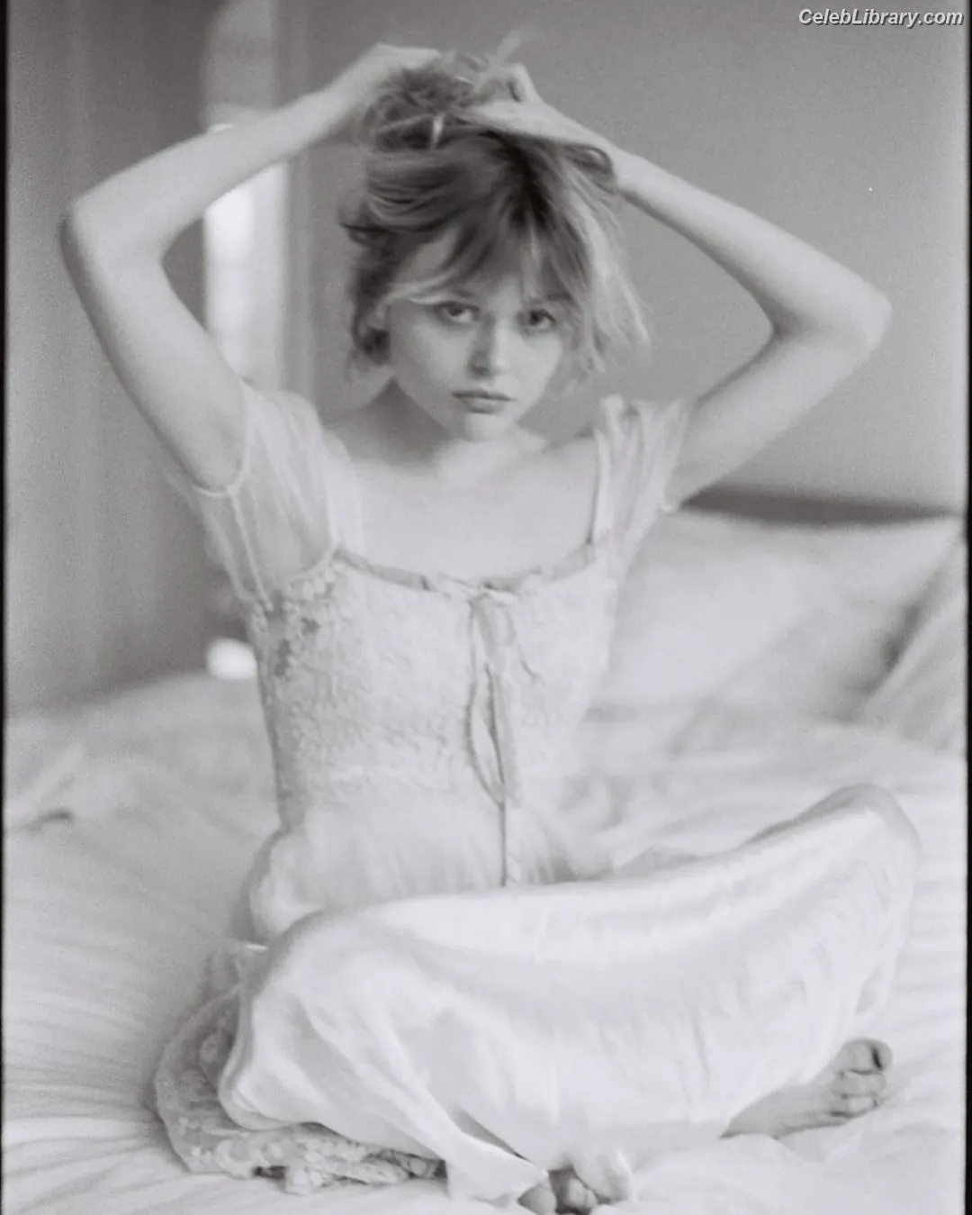 Emily Alyn Lind photo 4 of 324
