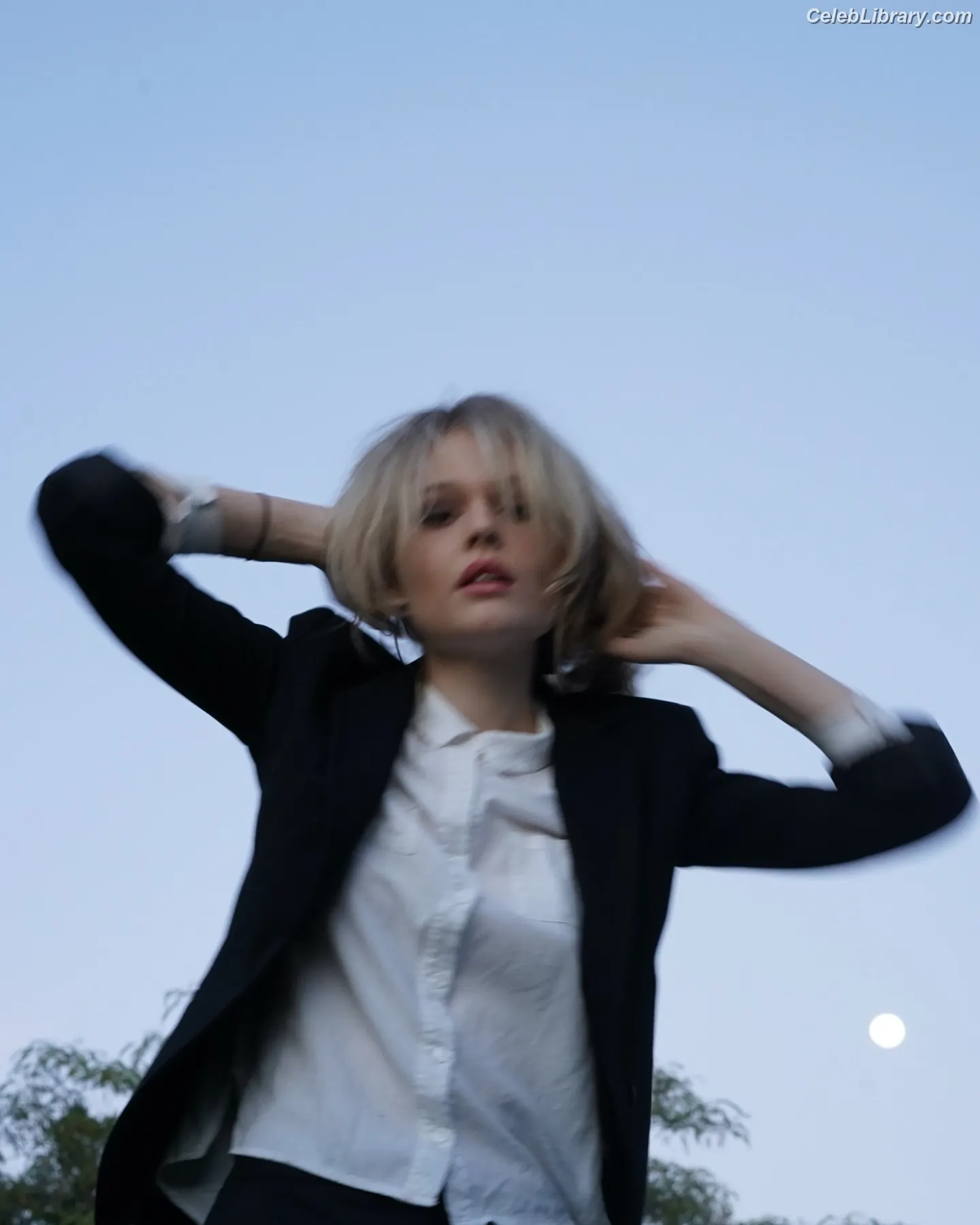 Emily Alyn Lind photo 13 of 324