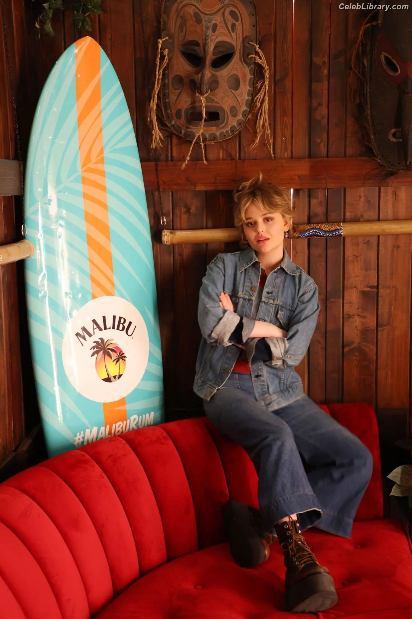 Emily Alyn Lind photo 12 of 324