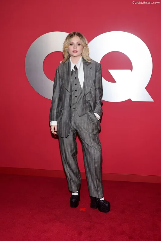 Emily Alyn Lind photo 21 of 325