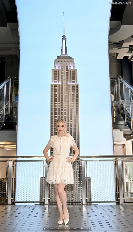 Emily Alyn Lind photo 20 of 325