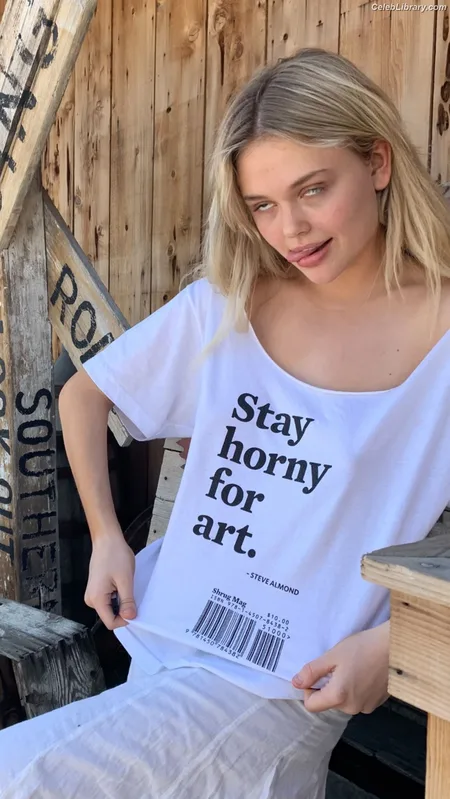 Emily Alyn Lind photo 18 of 325