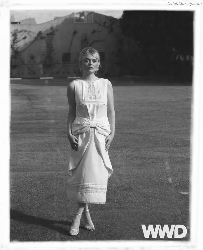 Emily Alyn Lind photo 8 of 325