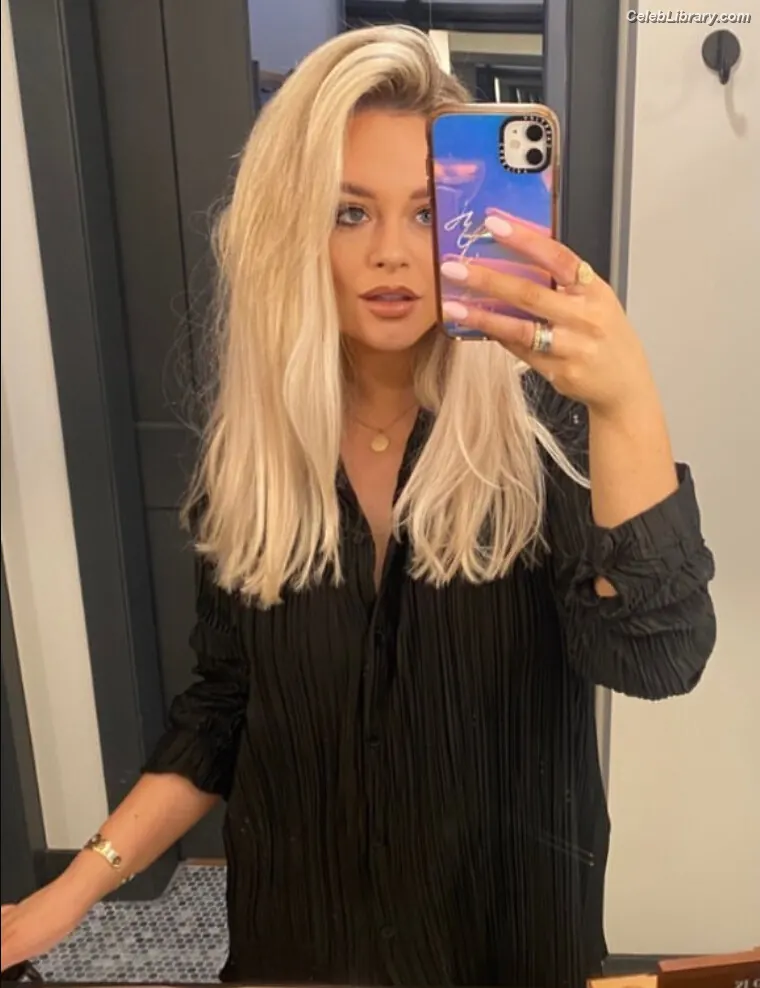 Emily Atack photo 7 of 578