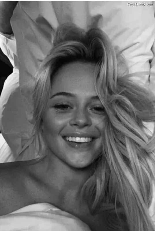 Emily Atack photo 9 of 578