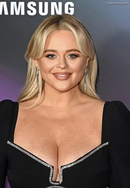 Emily Atack photo 10 of 578