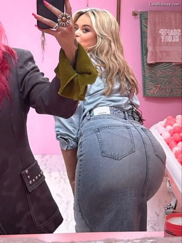 Emily Atack photo 21 of 578