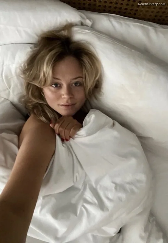 Emily Atack photo 3 of 578