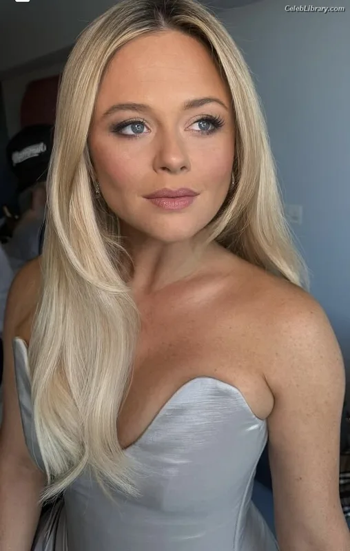 Emily Atack photo 4 of 578