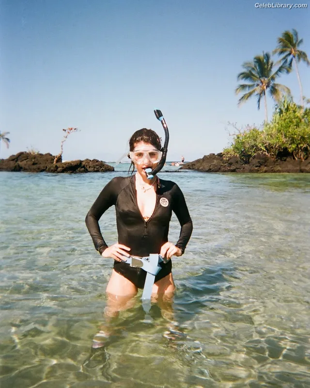 Emily Bader photo 6 of 139