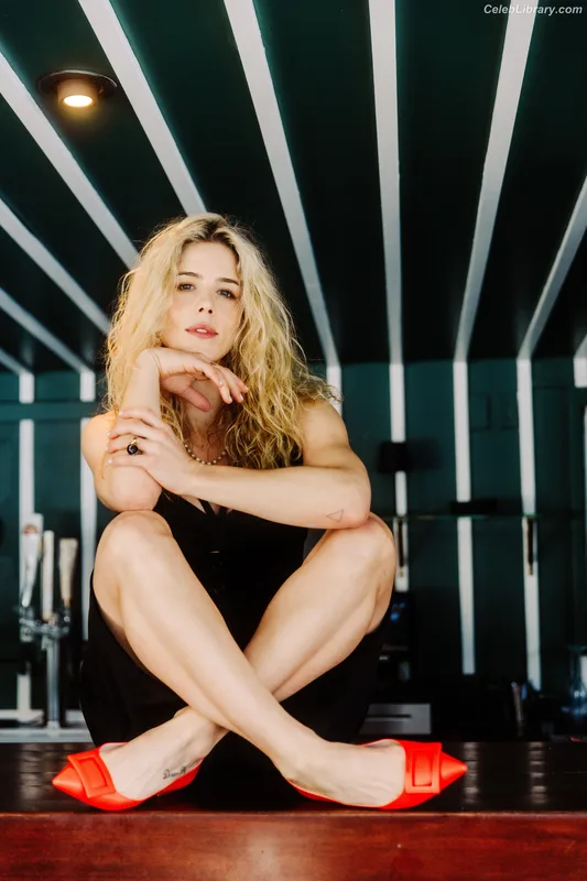 Emily Bett Rickards photo 1 of 80