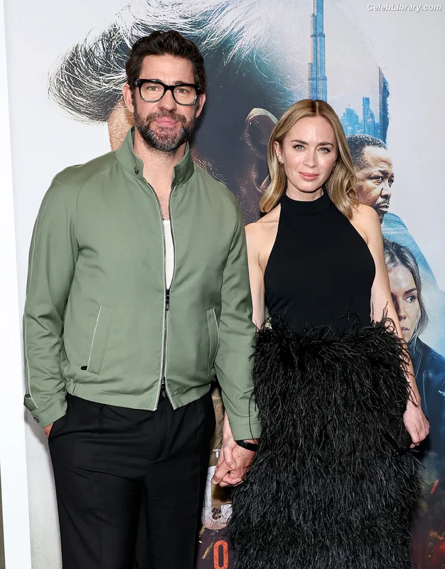Emily Blunt photo 12 of 322