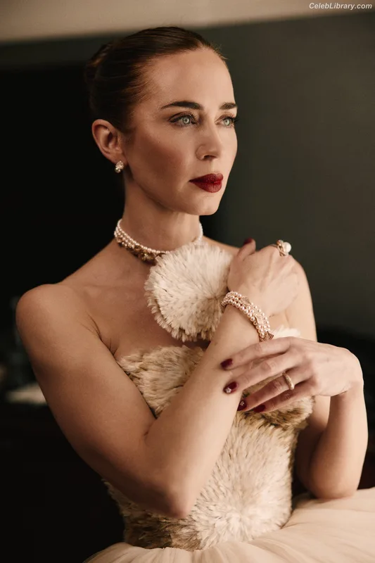 Emily Blunt photo 22 of 322