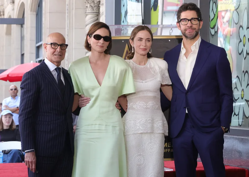 Emily Blunt photo 5 of 322