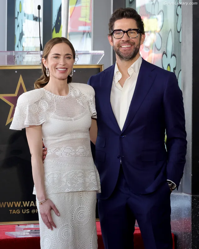 Emily Blunt photo 11 of 322