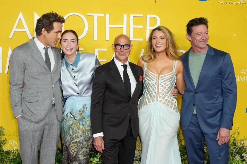 Emily Blunt photo 24 of 322