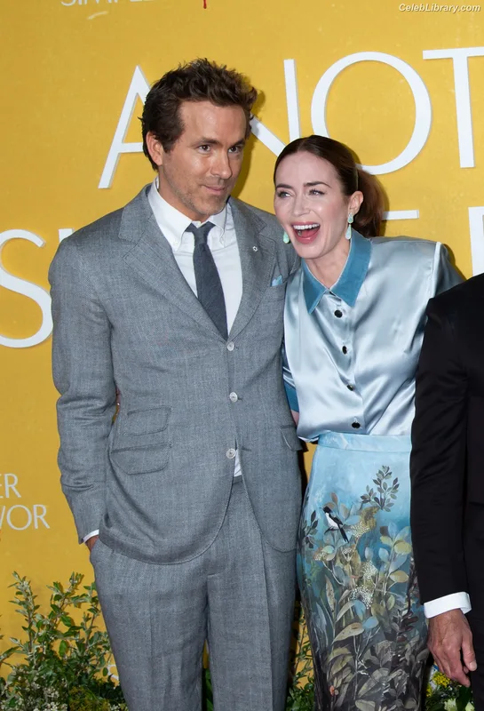 Emily Blunt photo 4 of 322