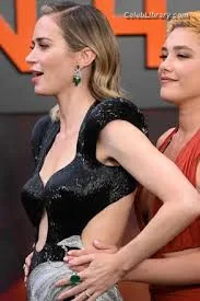Emily Blunt photo 10 of 322