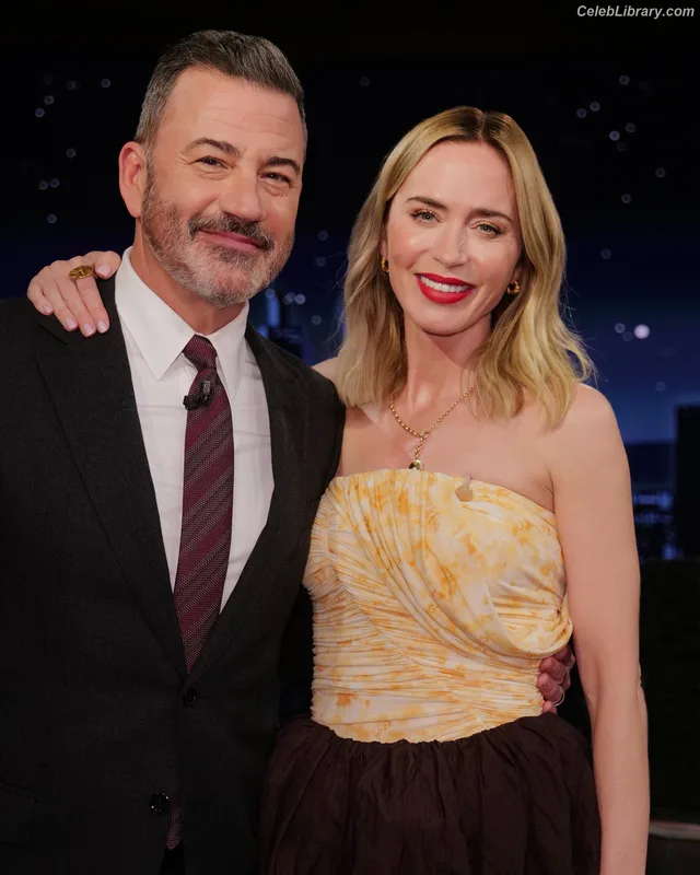 Emily Blunt photo 8 of 322