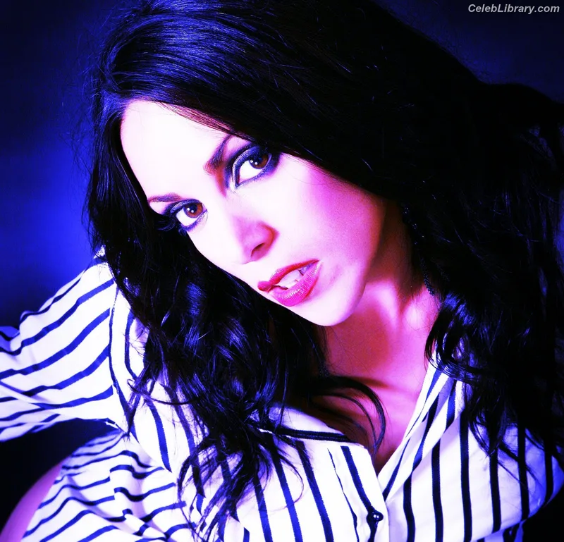 Emily Booth photo 9 of 288