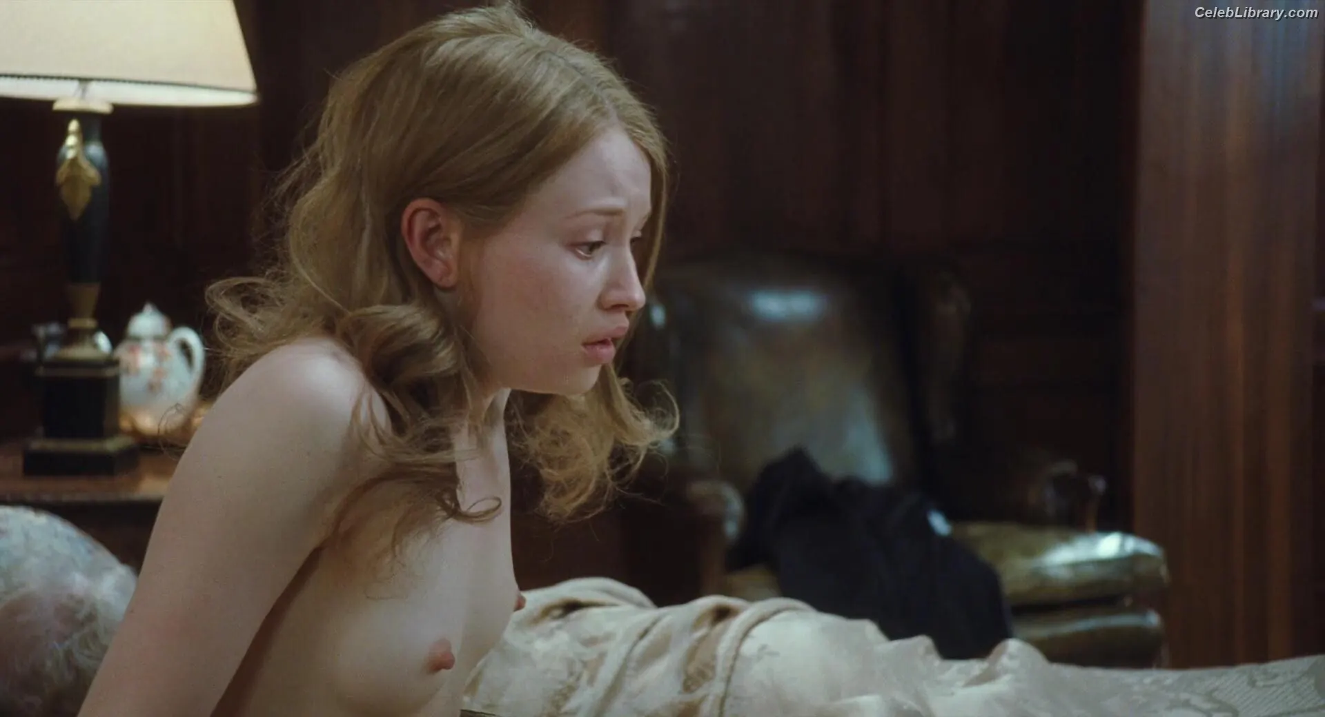 Emily Browning photo 20 of 102