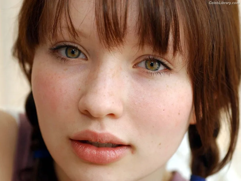 Emily Browning photo 4 of 103
