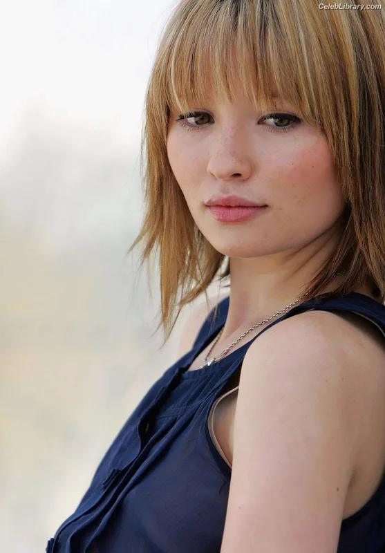 Emily Browning photo 6 of 103