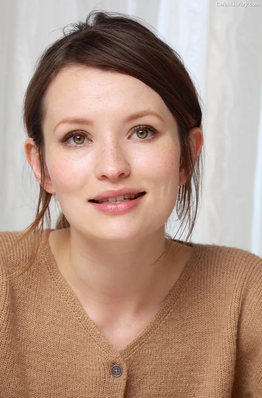 Emily Browning photo 10 of 103