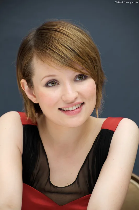 Emily Browning photo 11 of 103