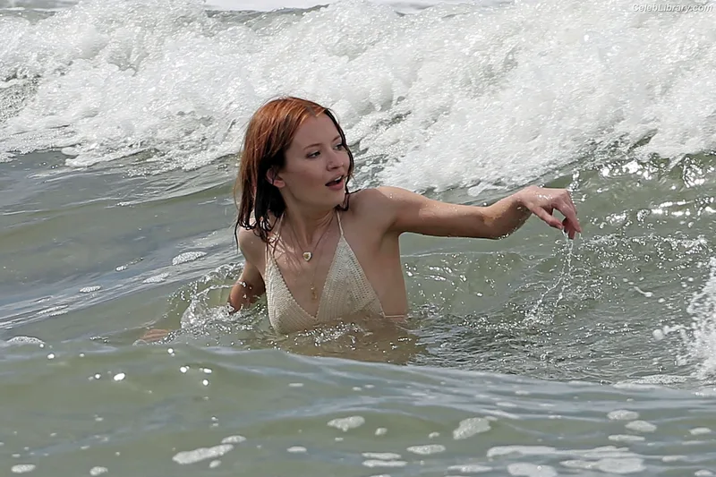 Emily Browning photo 20 of 103