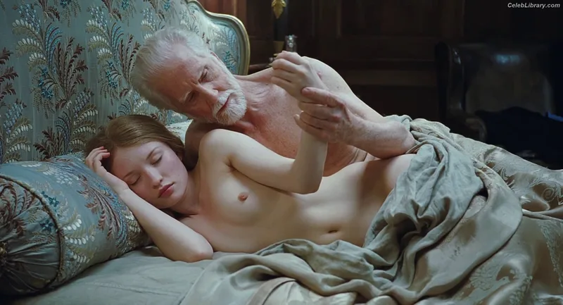 Emily Browning photo 17 of 103
