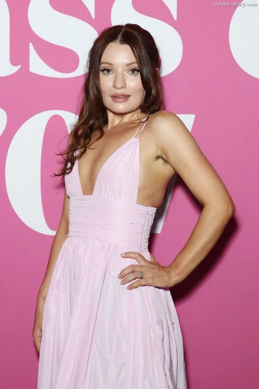 Emily Browning photo 9 of 103