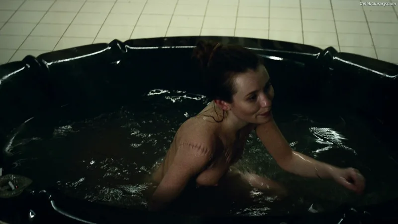 Emily Browning photo 11 of 103