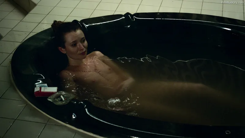 Emily Browning photo 13 of 103