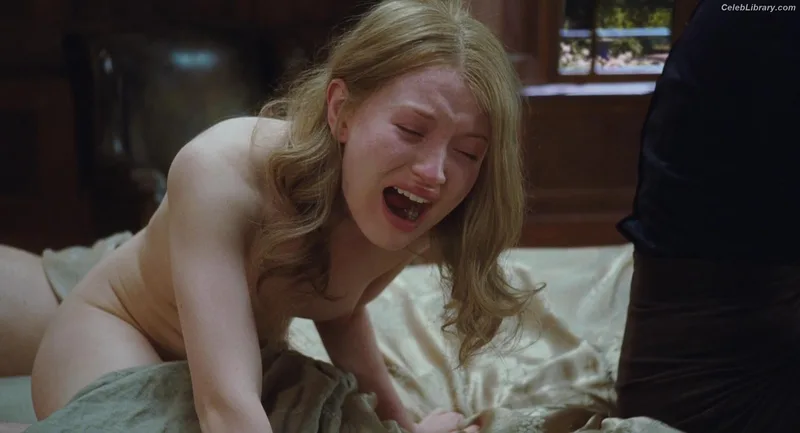 Emily Browning photo 22 of 103