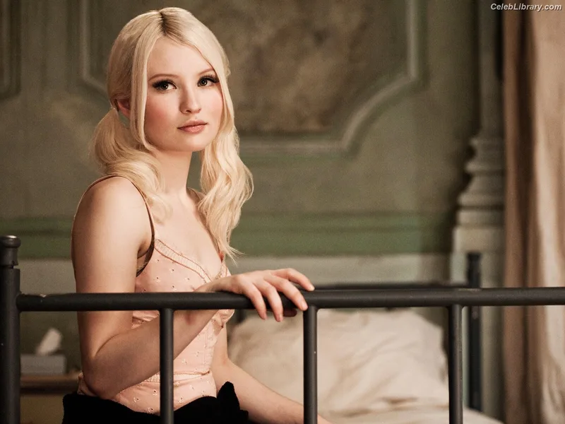 Emily Browning photo 21 of 103