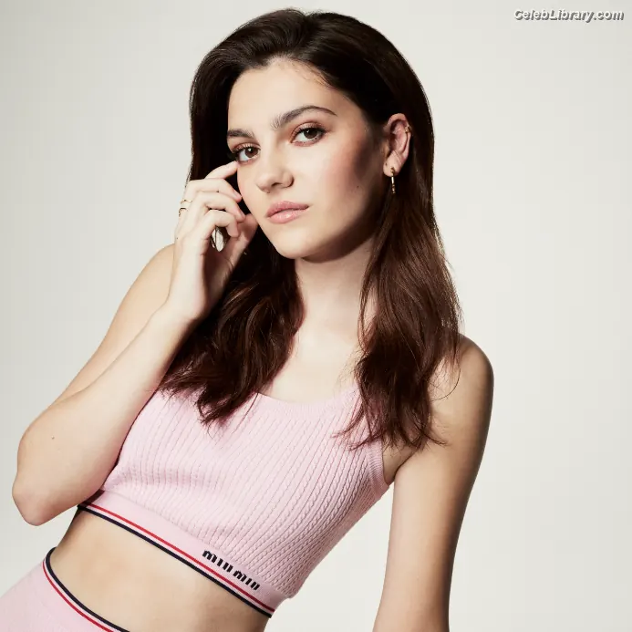 Emily Carey photo 22 of 70