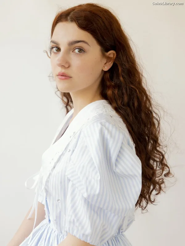 Emily Carey photo 18 of 71
