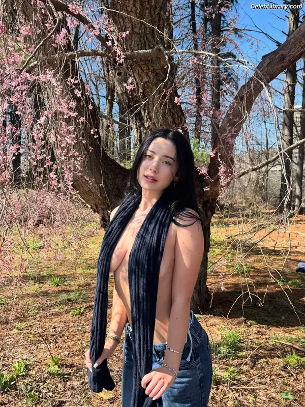 Emily Cocea photo 6 of 1184