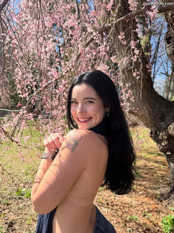 Emily Cocea photo 9 of 1184