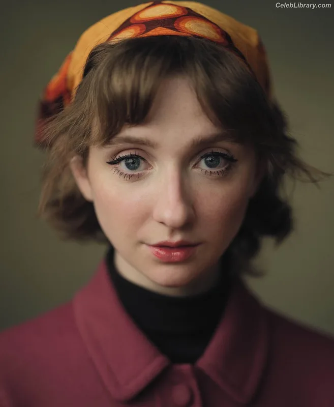 Emily Fairn photo 2 of 7